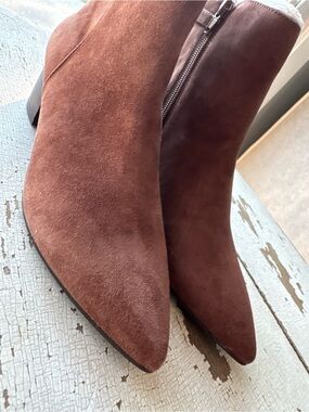 Le Château Genuine Leather Ankle Boots – Size 37 (US 6.5–7)
